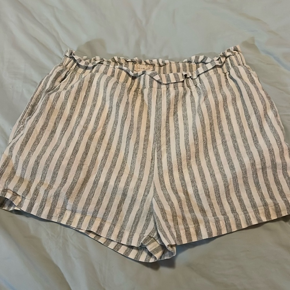 Women’s striped cotton linen shorts